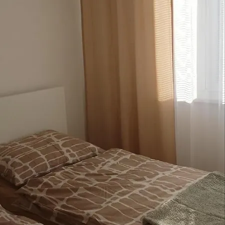 S 1 Spalnou V Tesnej Blizkosti Centra Lejlighed *